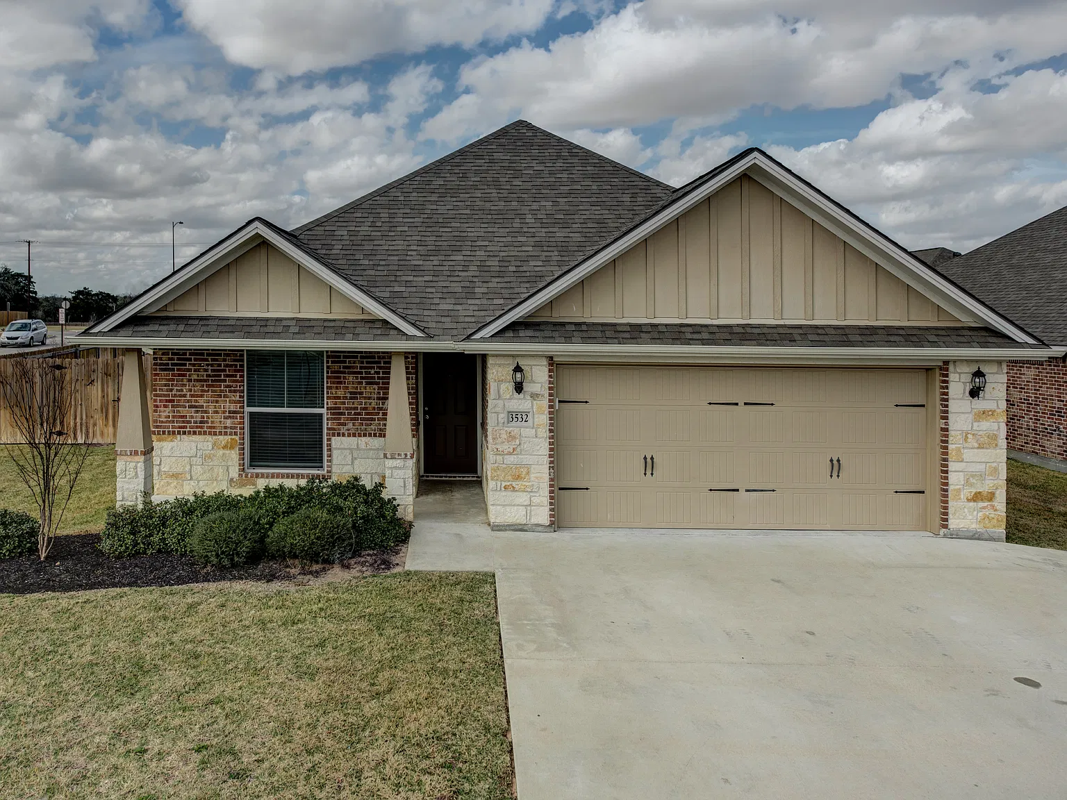4 bed, 1814 sqft, $3,000 — Photo 1