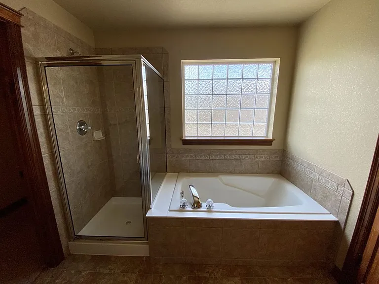 2209 Sunbury Ln — Photo 12
