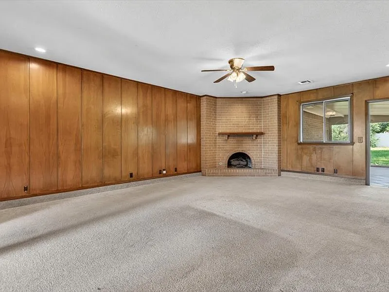 3 bed, 1800 sqft, $1,850 — Photo 3