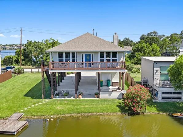 1133 E Meyer Rd, Seabrook, TX 77586