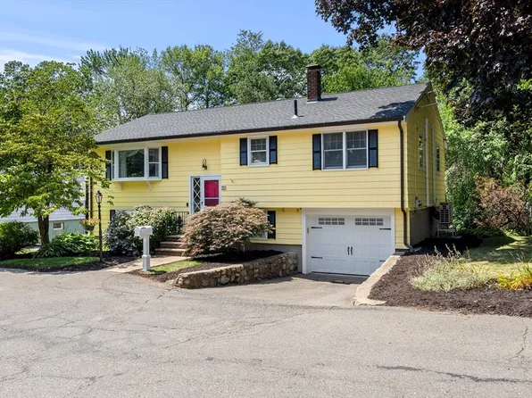 31 Barcelona Ave, Salem, MA 01970