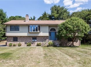 12 Leeward Dr, Westerly, RI 02891