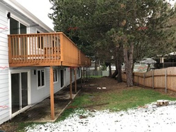 3rd image of 712 Enterprise Dr NE #204