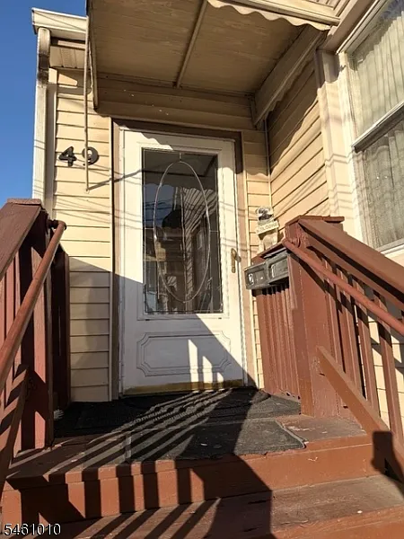 49 W Edgar Rd