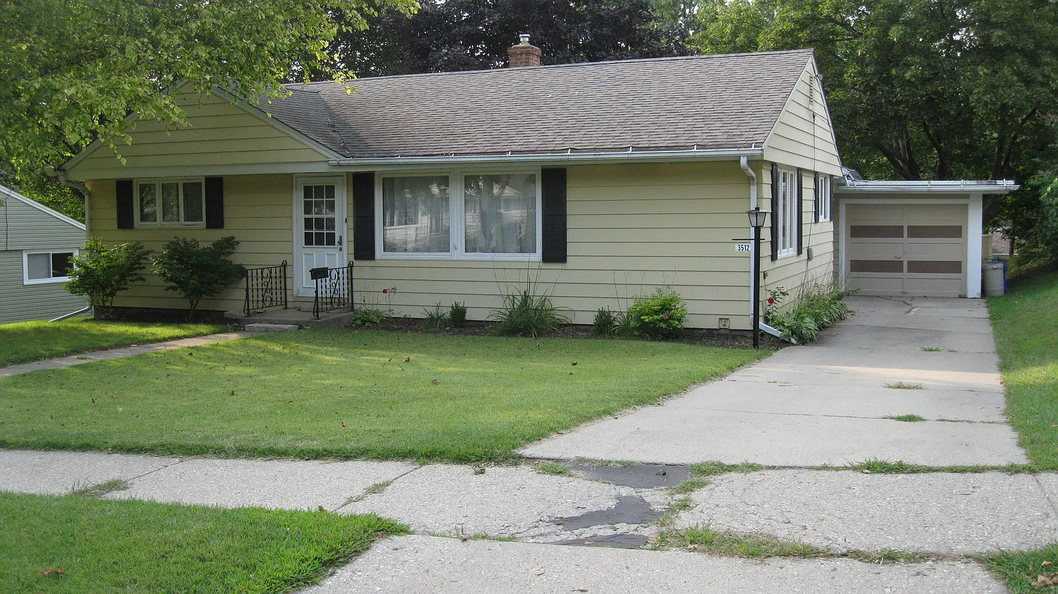 3512 Crosby St photo 1