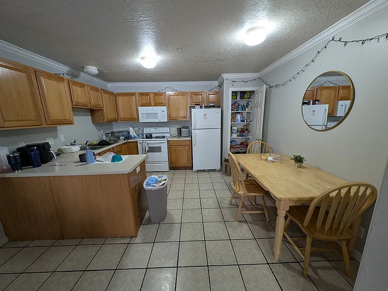 539 N University Ave #104 — Photo 4