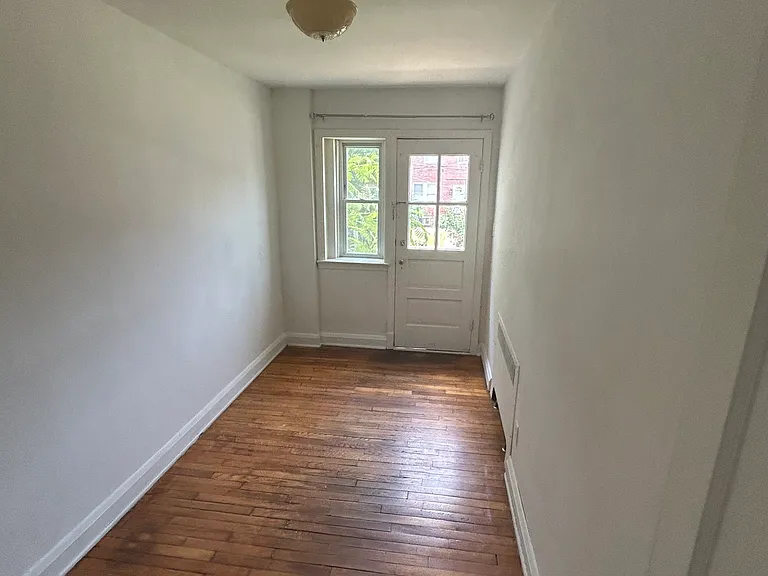 24 Enjay Ave — Photo 5