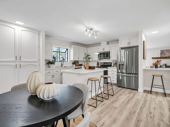 5th image of 3569 Cambridge Rd