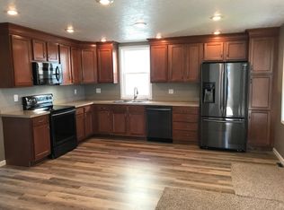 155 4th St SW, Strasburg, OH