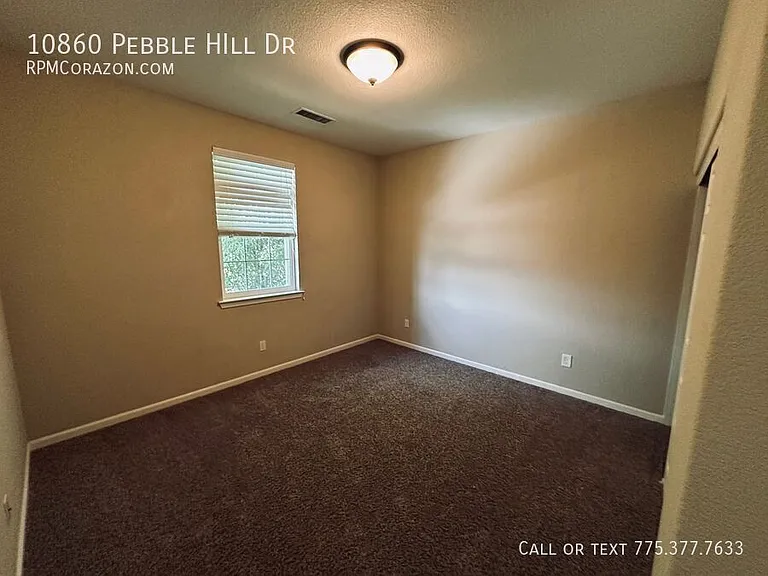 10860 Pebble Hill Dr — Photo 32