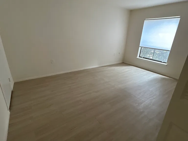 425 Christopher Ave #14 — Photo 24