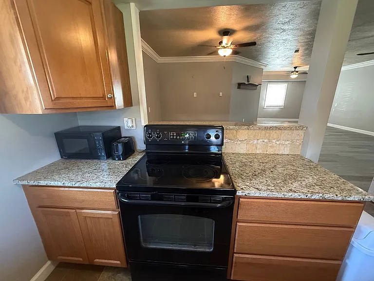 520 Walnut St #A — Photo 8