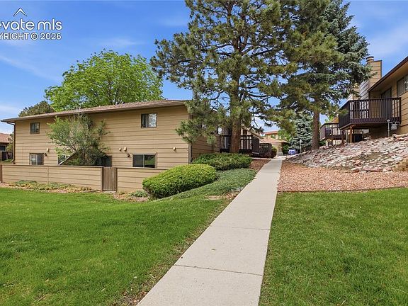 2nd image of 22 Stovel Cir