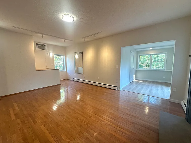 424-426 Broadway #D — Photo 5