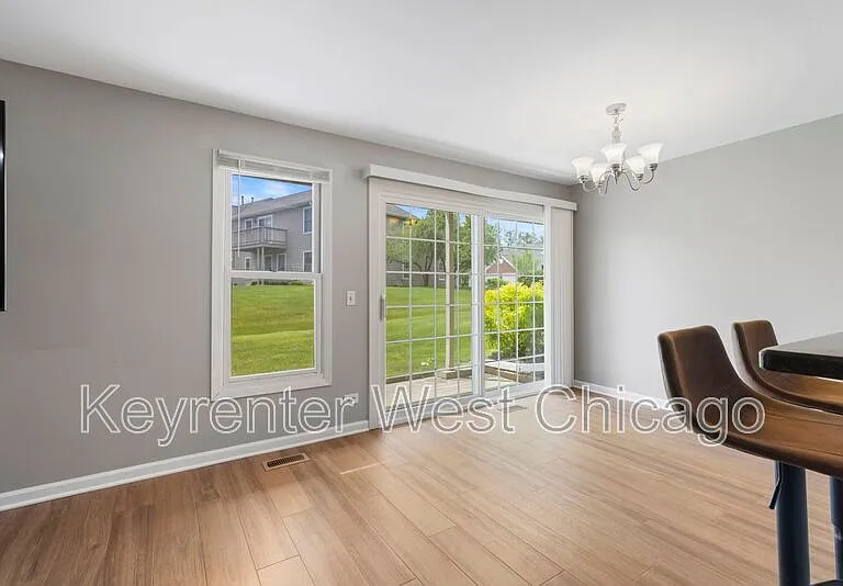 1851 Fox Run Dr #B — Photo 8