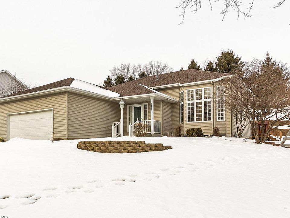 1st image of 2123 Parkwood Hills Dr NE