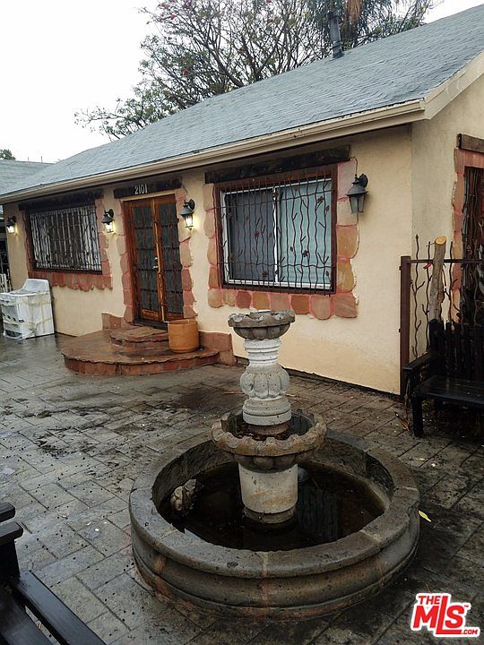 1st image of 2101 Kent St