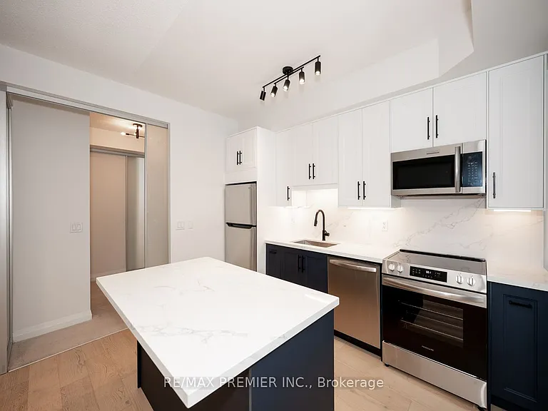 220 Victoria St #705 — Photo 10