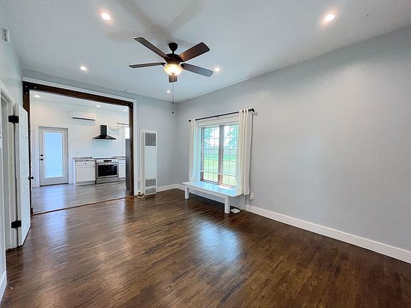2nd image of 920 W 2nd Ave