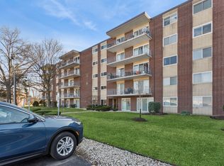 2900 Maple Ave APT 4D, Downers Grove, IL 60515