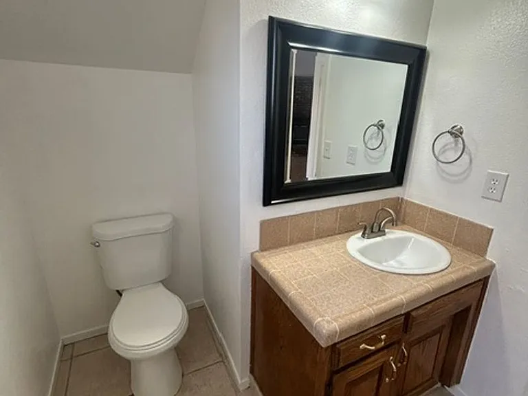 2047 E Laura Ave — Photo 4