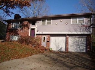 902 W 28th Ter, Lawrence, KS 66046
