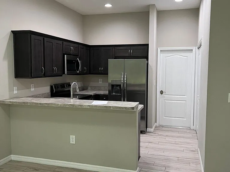 5810 W Oak Park Blvd — Photo 6