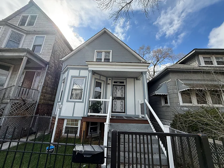 5942 S Justine St — Photo 1