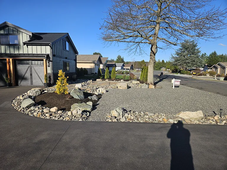 8227 Comox Rd — Photo 7
