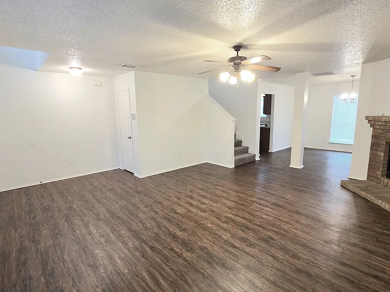 2817 Island Wren Dr — Photo 2