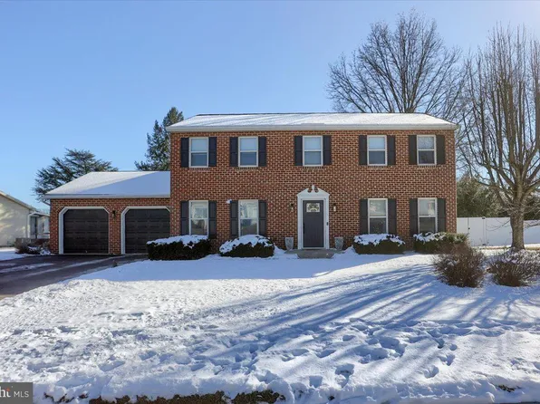 405 White Rose Ln, York, PA 17402