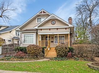 657 Chestnut St, Deerfield, IL 60015