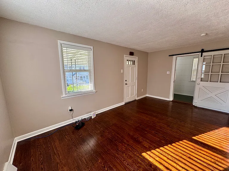 224 Church St — Photo 12