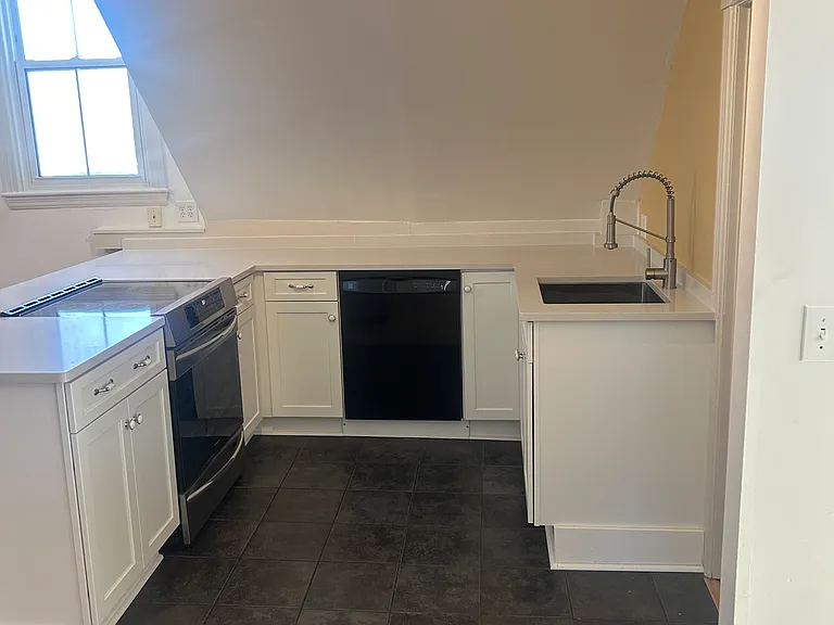 5 Houlton St #3 — Photo 17
