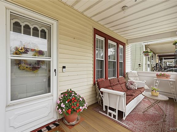 3rd image of 46 Dempster St