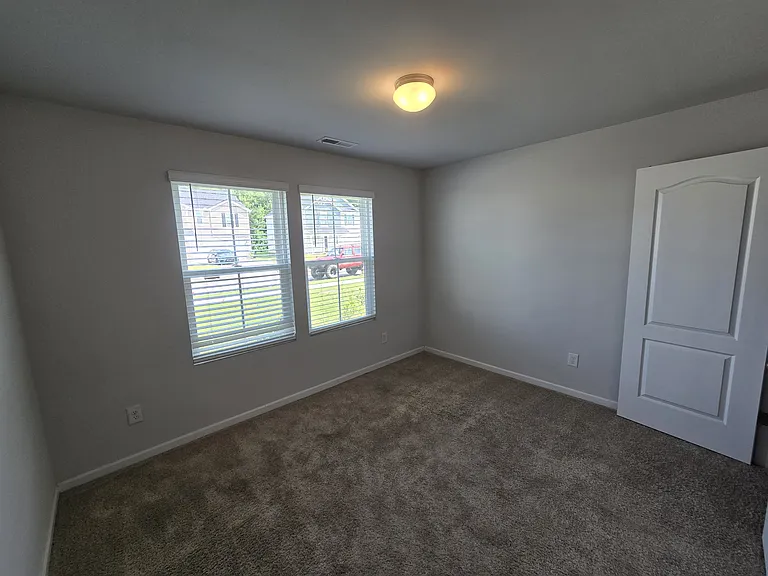 129 Maple Tree Ln — Photo 5