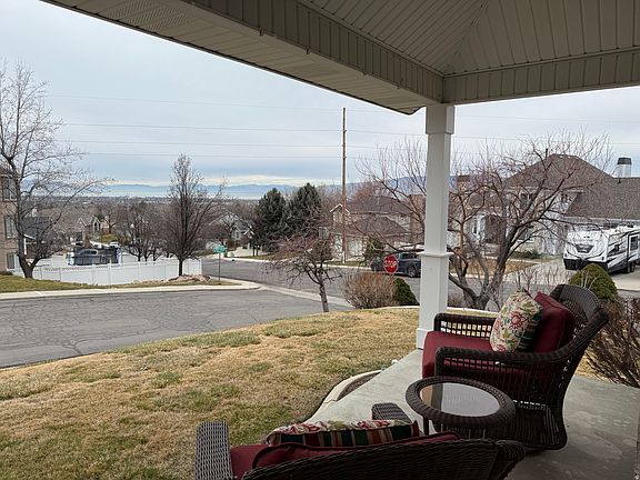 3rd image of 695 E 1870 N