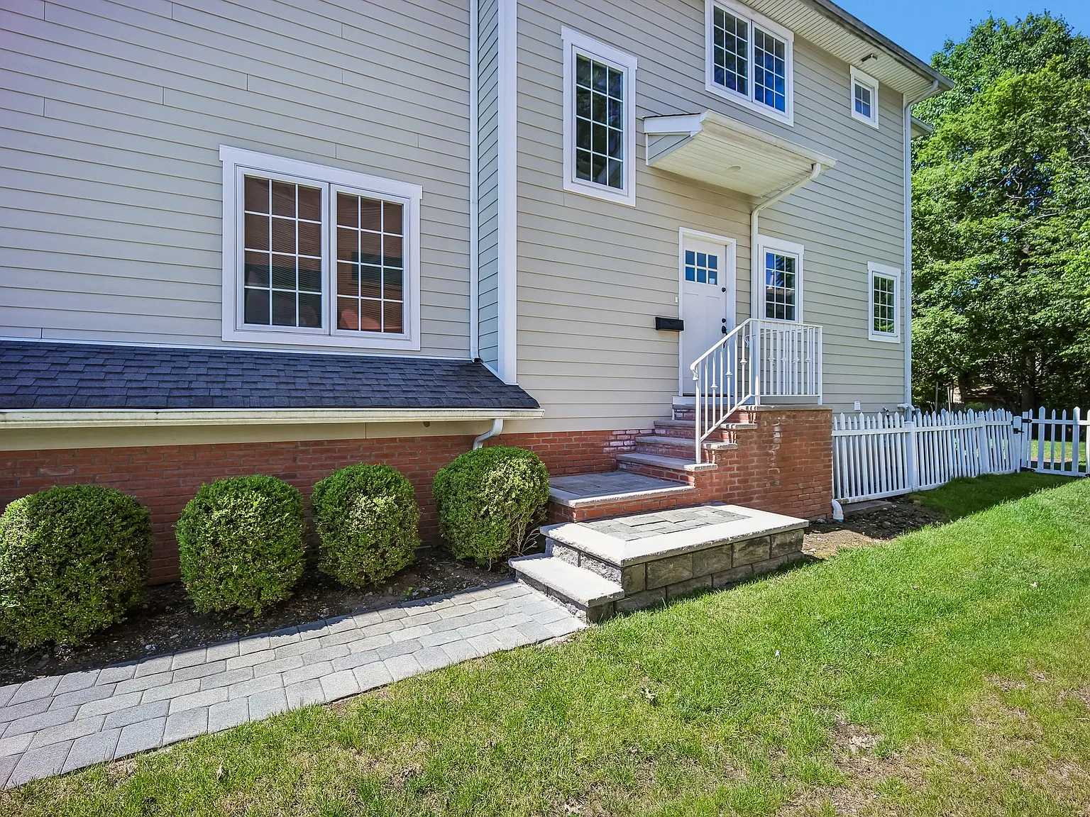 4 bed, 3.5 bath, $5,400 — Photo 2