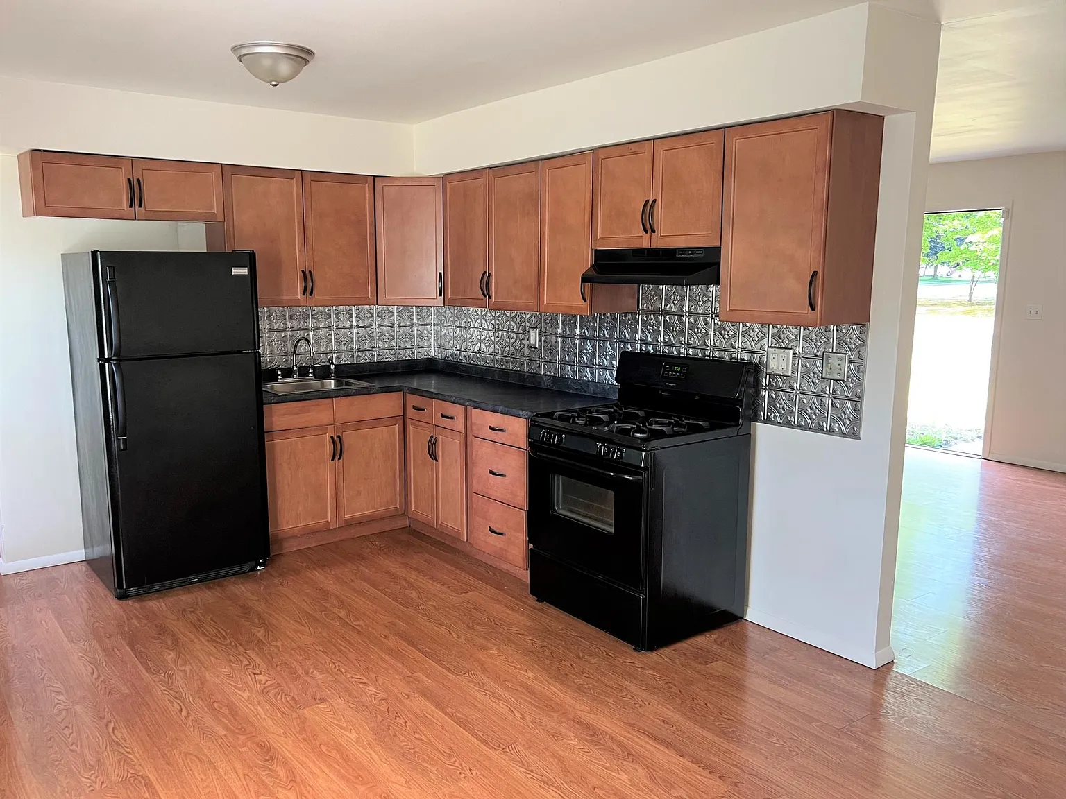11 Woodland Road — Photo 4