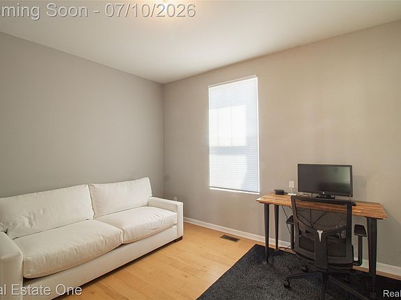 5th image of 45204 Preserve Ct