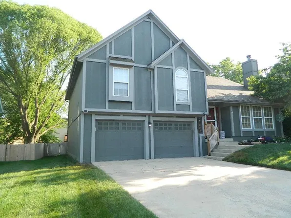 21806 W 49th St, Shawnee, KS 66226