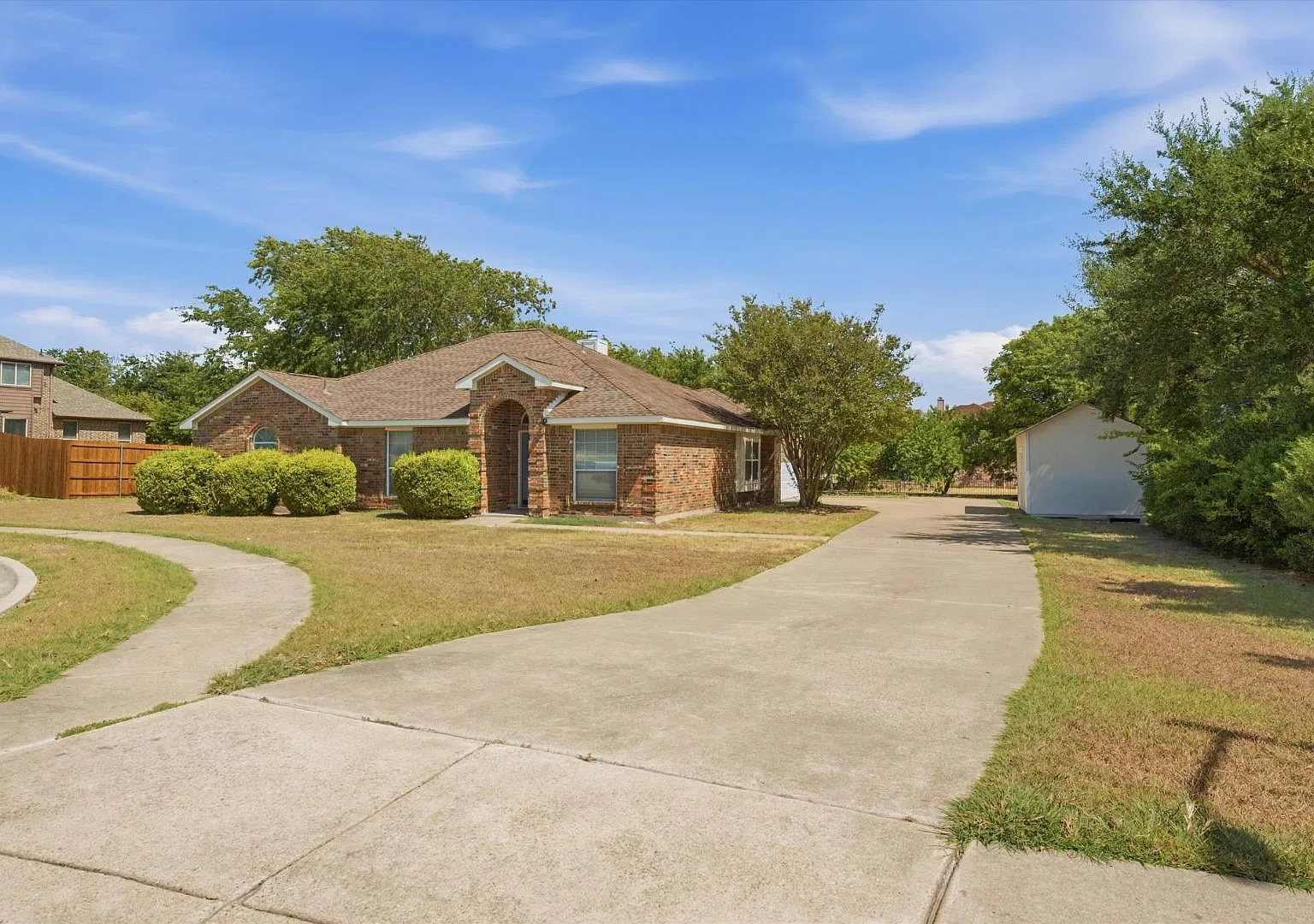 6050 Park View Dr — Photo 1