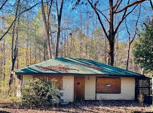 244 Mike Powers Rd, Grantville, GA 30220