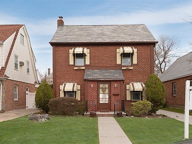 1st image of 4823 212th St