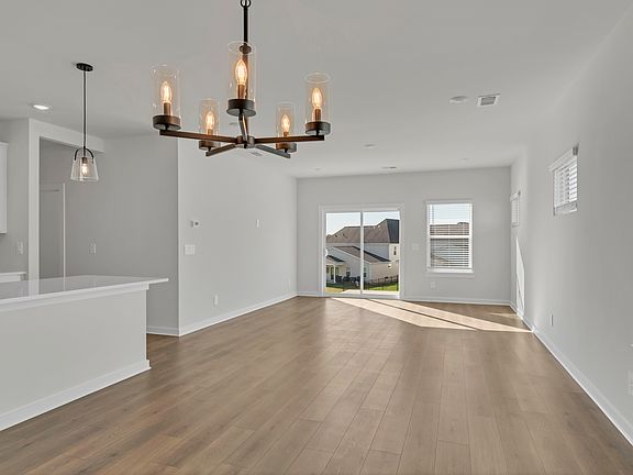 5th image of 656 Whitetail Ct