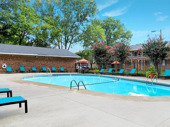 2nd image of 306 Estes Dr #3