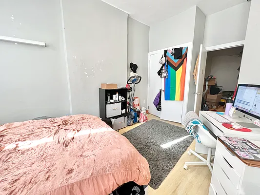 Rented by Keller Williams NYC | media 22