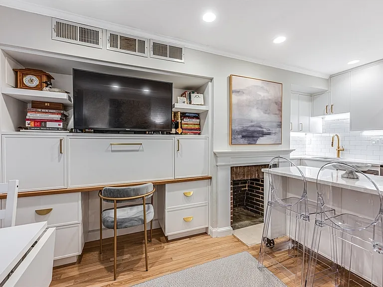 45 1/2 Garden St #45H — Photo 10
