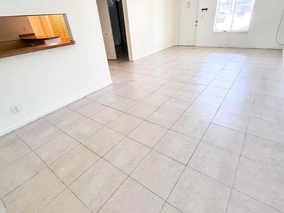 5th image of 6271 CHASEWOOD Drive #B