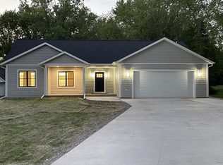 3268 E Ryan Rd, Oak Creek, WI 53154